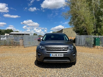 Used Land Rover Discovery Sport 2016 for sale - 76035584: Photo