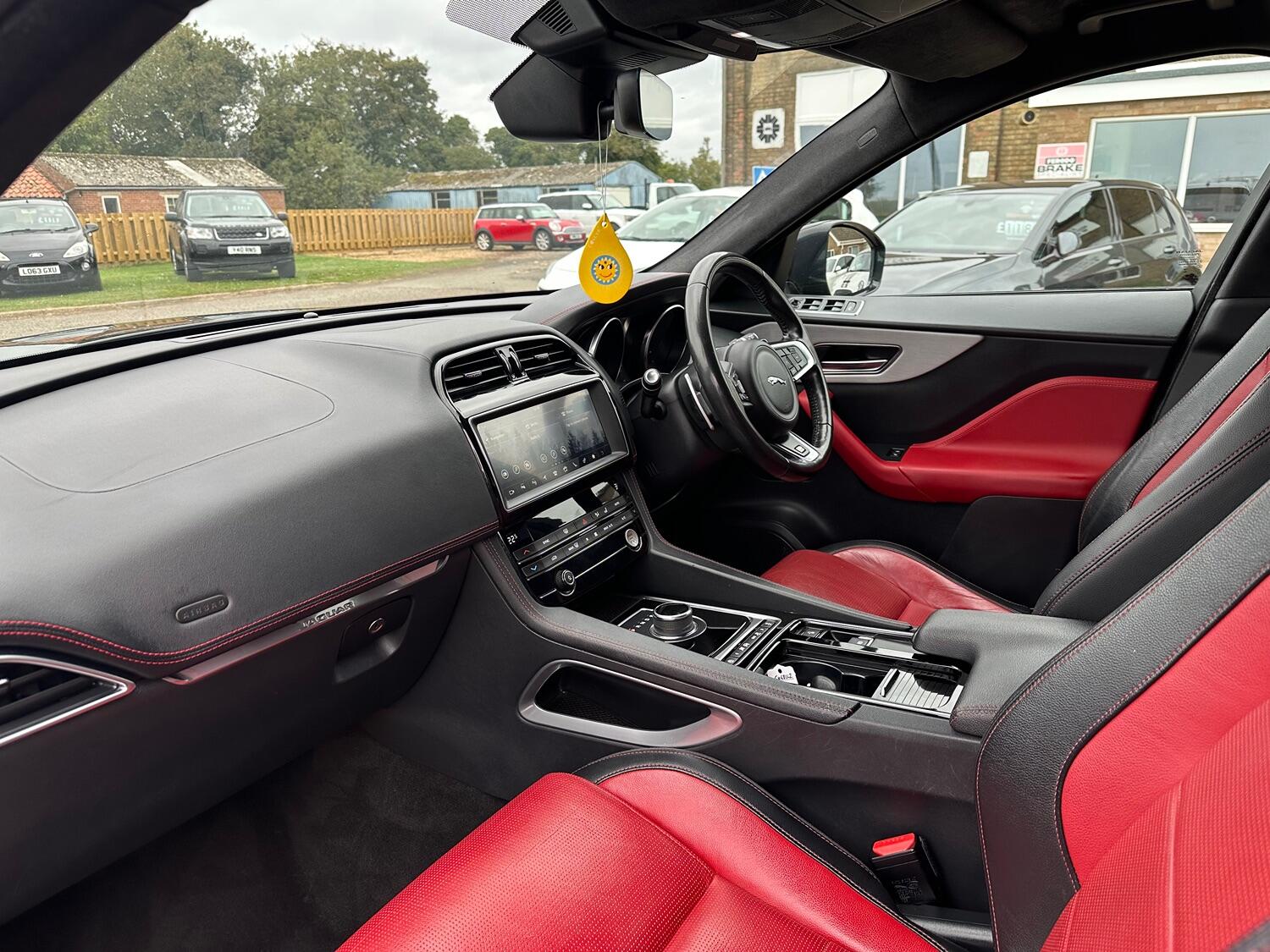 Used Jaguar F-Pace 2018 for sale - 76098758: Photo 2