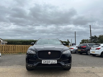 Used Jaguar F-Pace 2018 for sale - 76098758: Photo 3