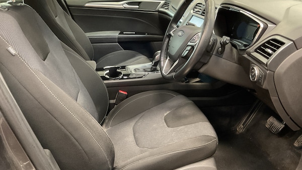 Used Ford Mondeo 2015 for sale - 76225243: Photo 2