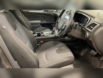 Used Ford Mondeo 2015 for sale - 76225243: Photo 2