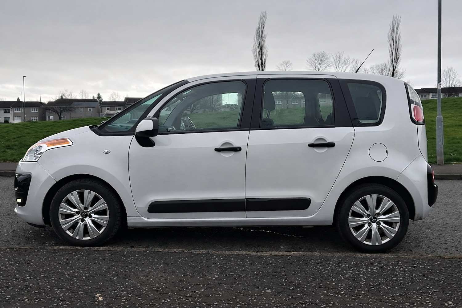 Used Citroen C3 Picasso 2013 for sale - 77924742: Photo 3