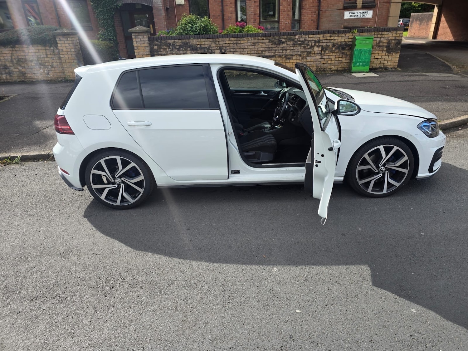 Used Volkswagen Golf 2017 for sale - 76325875: Photo 1