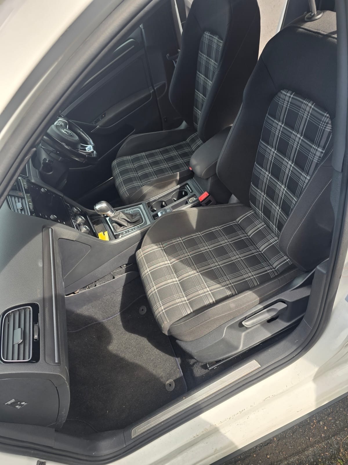 Used Volkswagen Golf 2017 for sale - 76325875: Photo 11