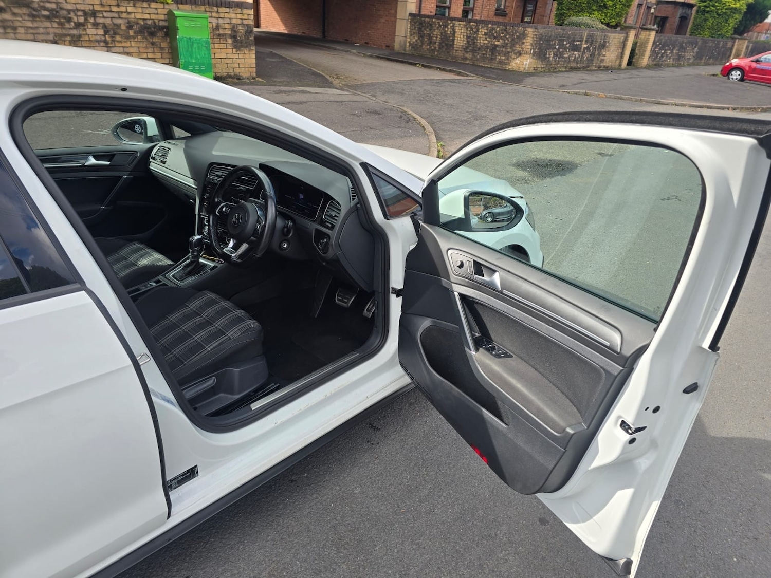 Used Volkswagen Golf 2017 for sale - 76325875: Photo 14