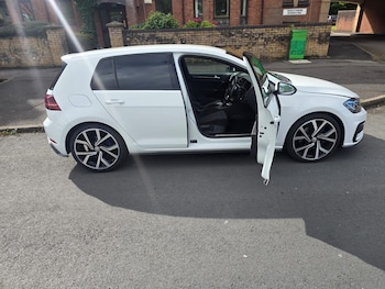 Used Volkswagen Golf 2017 for sale - 76325875: Photo