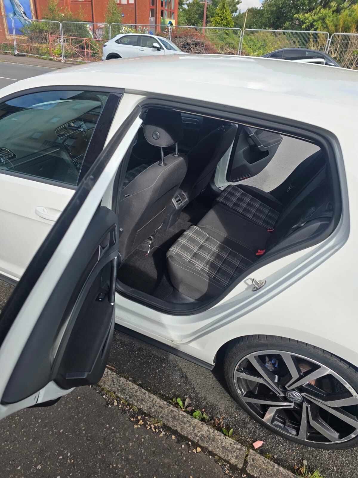 Used Volkswagen Golf 2017 for sale - 76325875: Photo 8