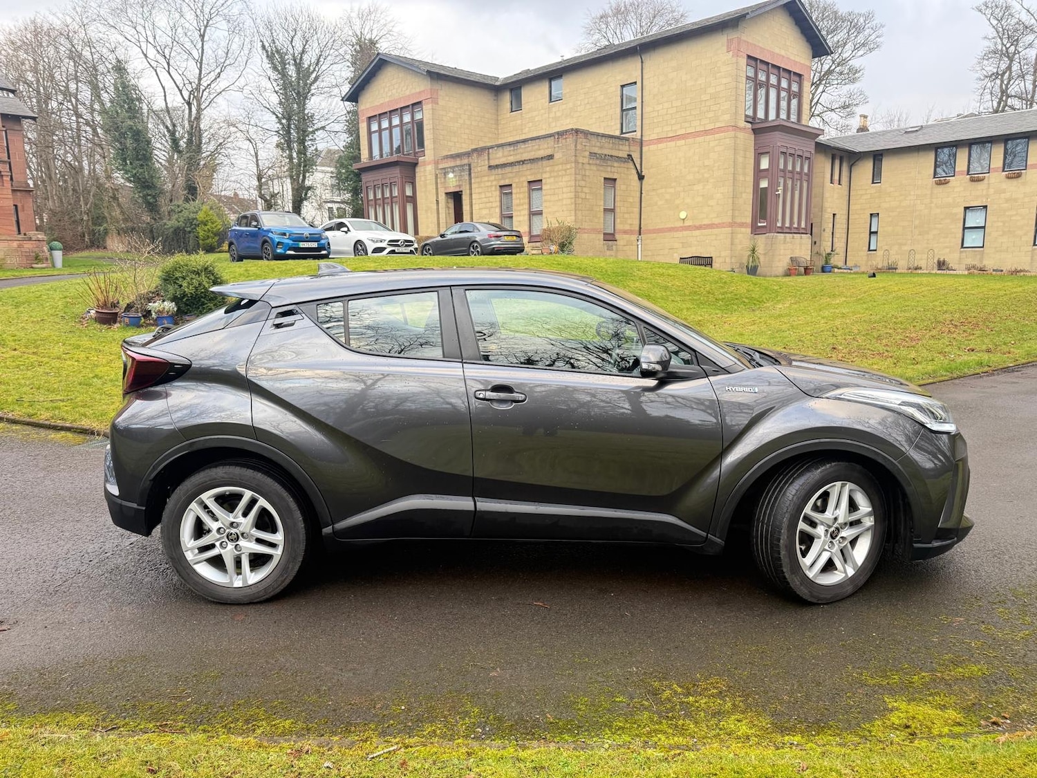 Used Toyota C-HR 2023 for sale - 77407408: Photo 2
