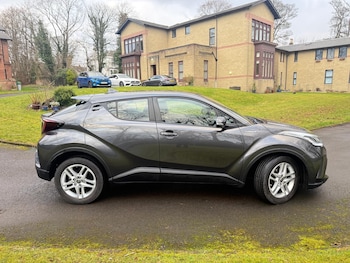 Used Toyota C-HR 2023 for sale - 77407408: Photo