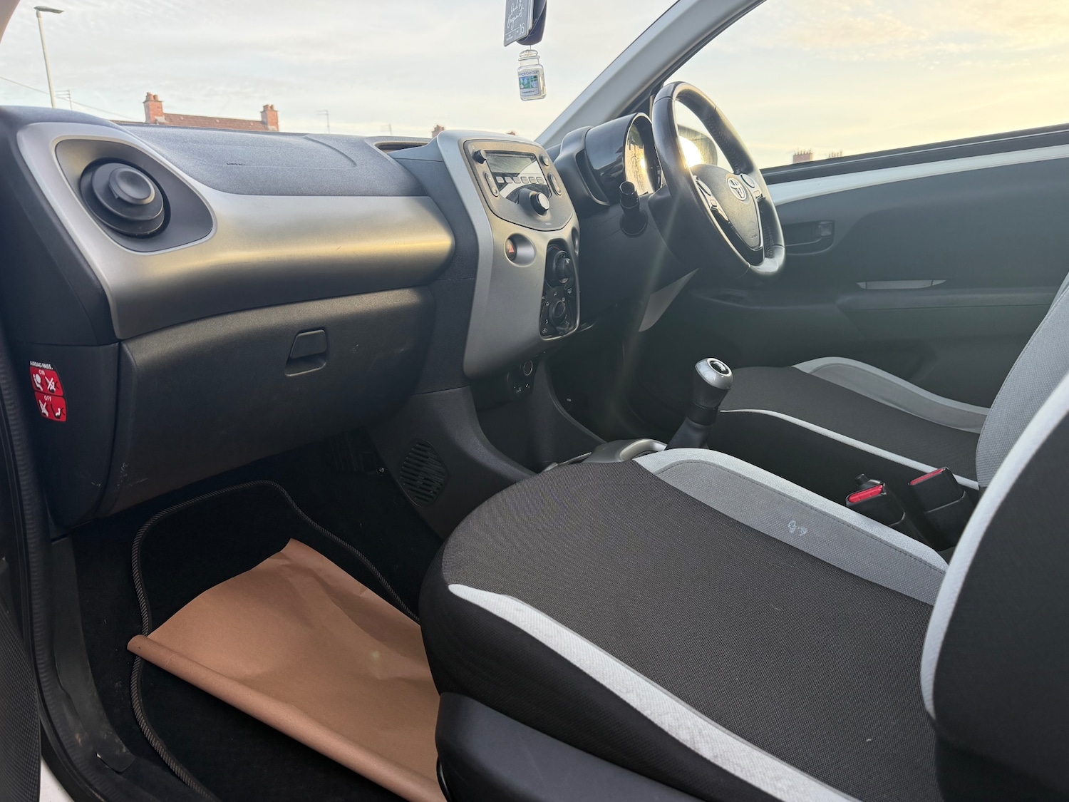 Used Toyota AYGO 2015 for sale - 77982899: Photo 9