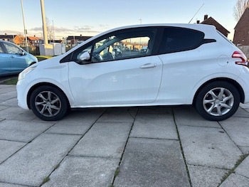 Used Peugeot 208 2013 for sale - 77229173: Photo