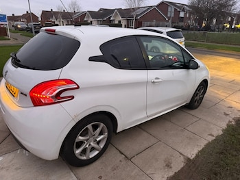 Used Peugeot 208 2013 for sale - 77229173: Photo