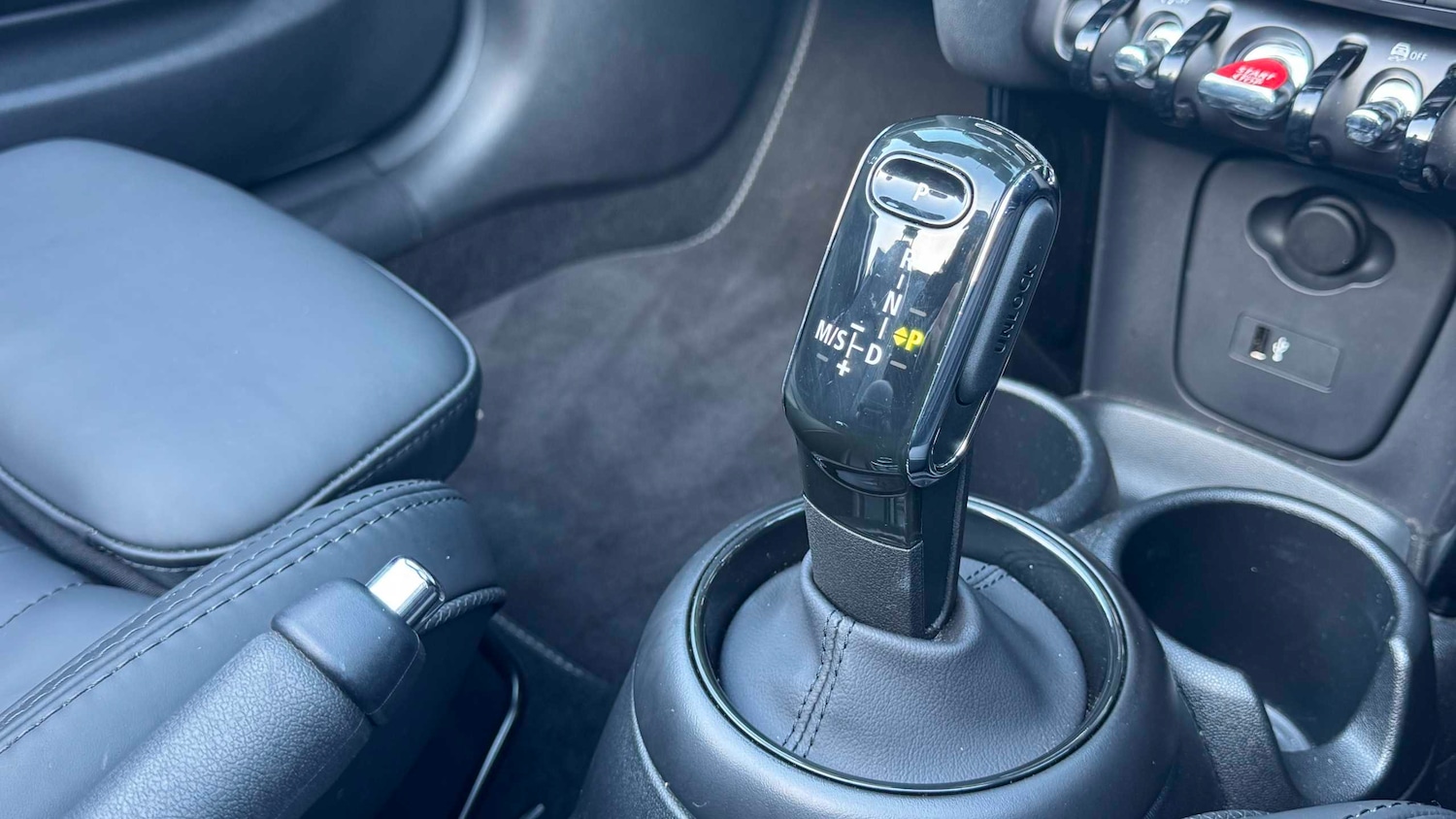 Used MINI Convertible 2024 for sale - 77772339: Photo 10