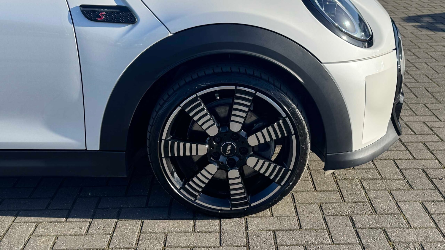 Used MINI Convertible 2024 for sale - 77772339: Photo 11