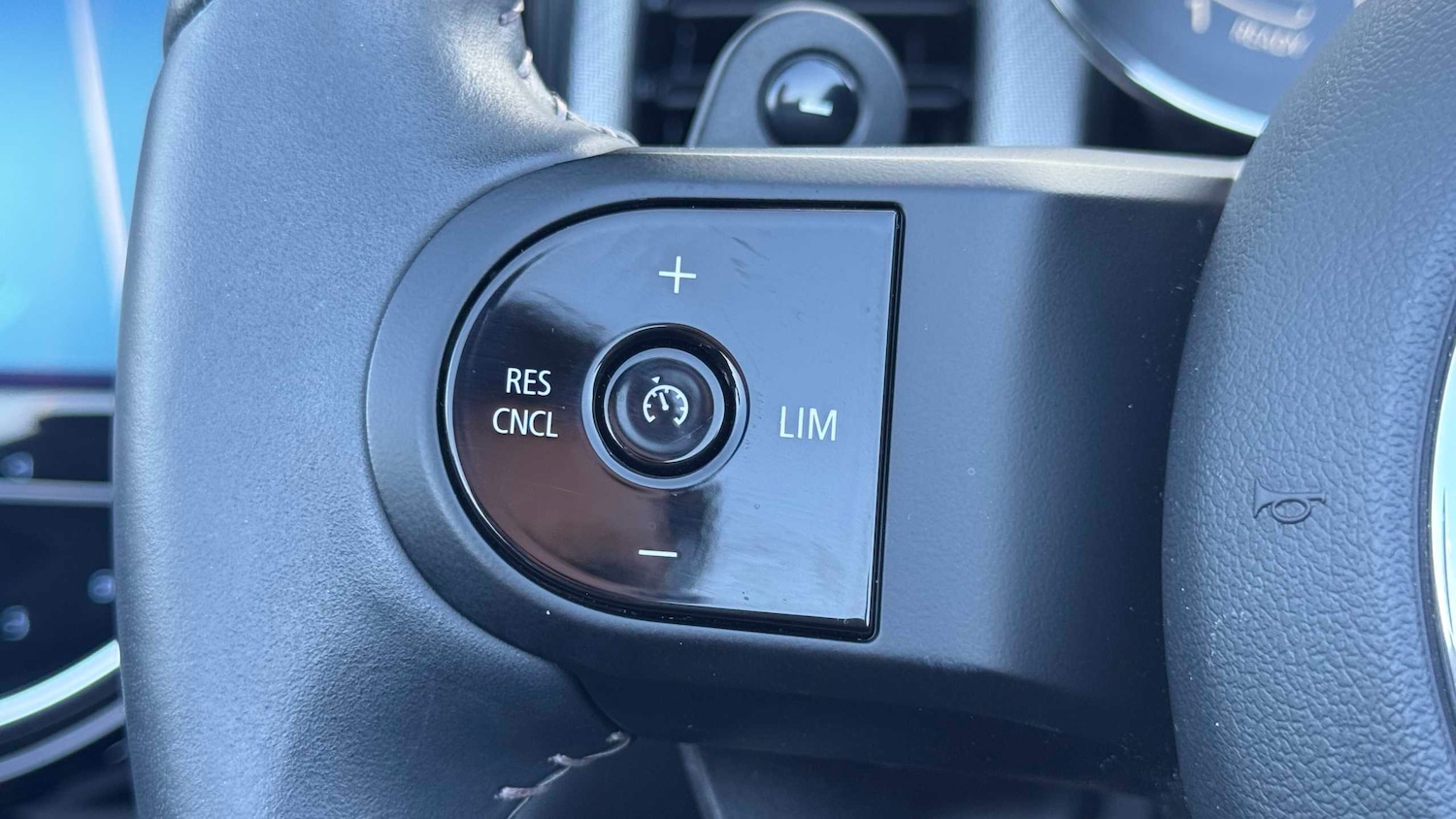 Used MINI Convertible 2024 for sale - 77772339: Photo 17