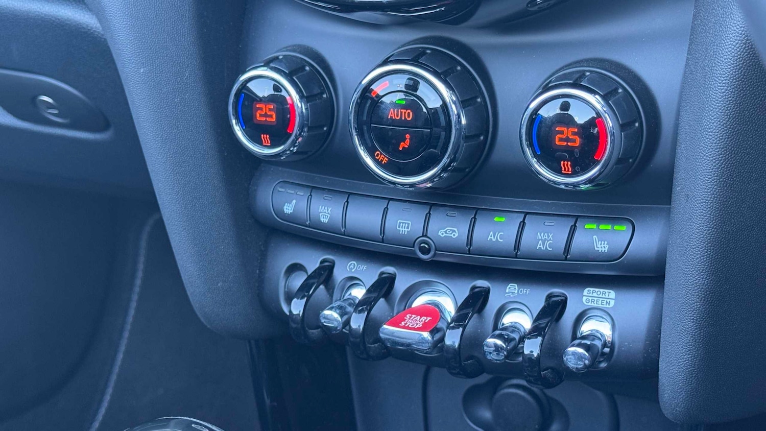 Used MINI Convertible 2024 for sale - 77772339: Photo 25