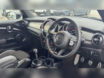Used MINI Hatch 2022 for sale - 76272197: Photo 4