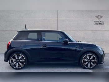 Used MINI Hatch 2023 for sale - 76390637: Photo