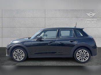 Used MINI Cooper 2024 for sale - 79096003: Photo