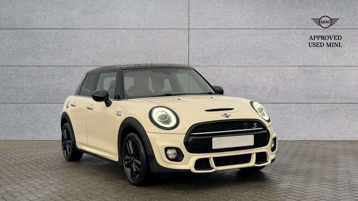 Used MINI Hatch 2018 for sale - 76624488: Photo 1