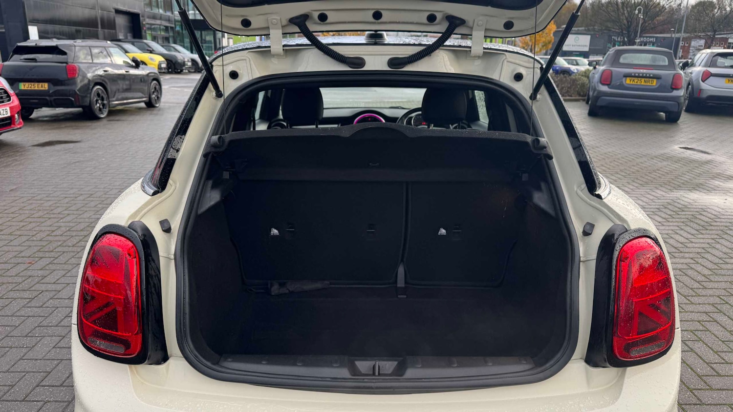 Used MINI Hatch 2018 for sale - 76624488: Photo 11