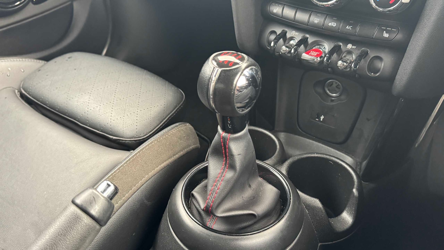 Used MINI Hatch 2018 for sale - 76624488: Photo 9