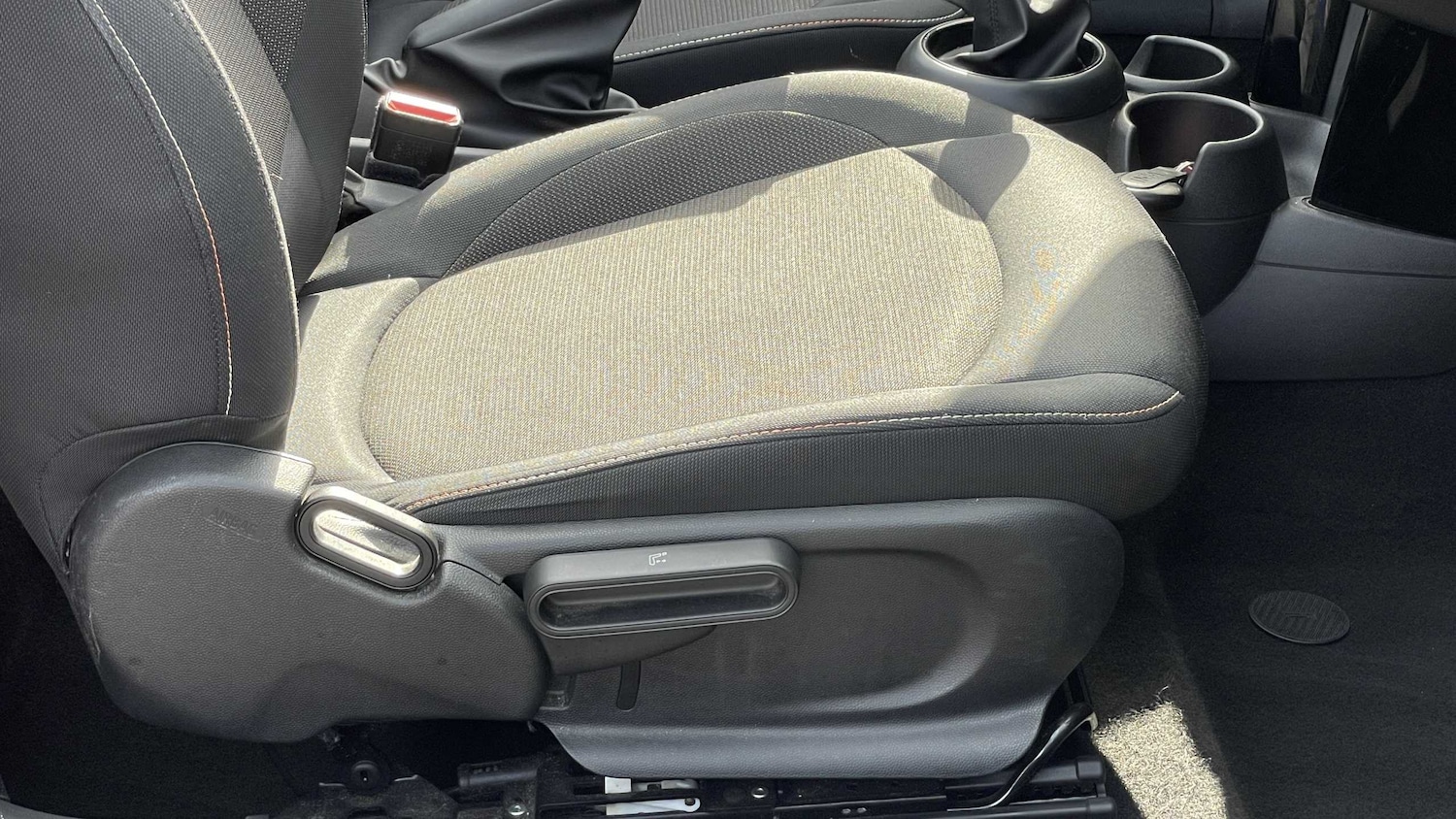 Used MINI Convertible 2018 for sale - 76088084: Photo 22