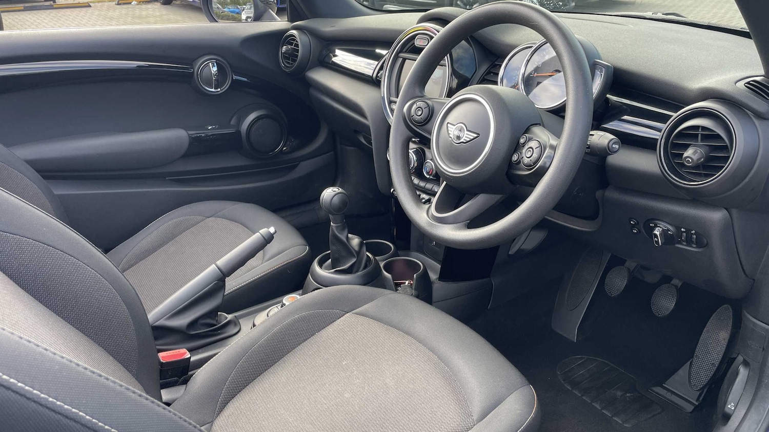 Used MINI Convertible 2018 for sale - 76088084: Photo 6