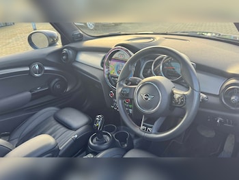 Used MINI Hatch 2022 for sale - 76889727: Photo