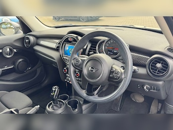 Used MINI Hatch 2019 for sale - 76435670: Photo