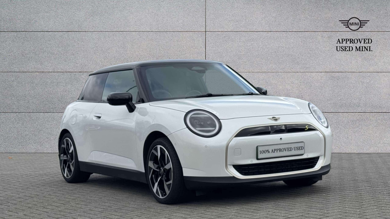 Used MINI Cooper 2024 for sale - 76205232: Photo 1