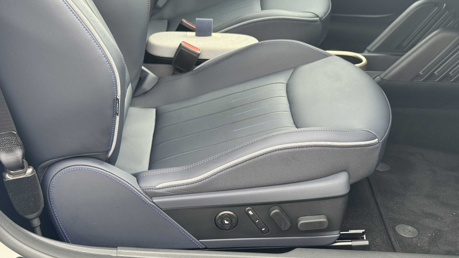 Used MINI Cooper 2024 for sale - 76205232: Photo 23