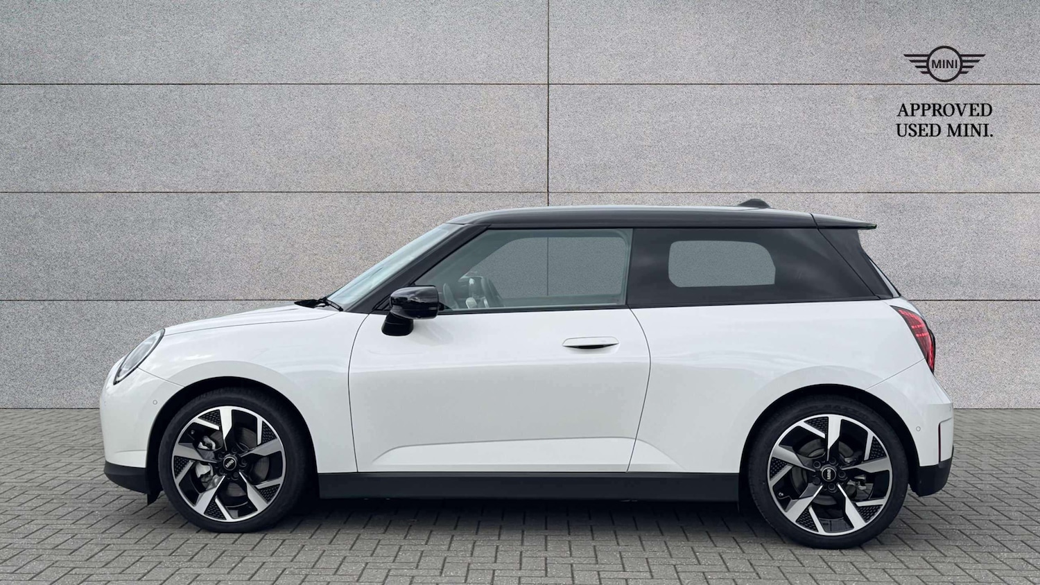 Used MINI Cooper 2024 for sale - 76205232: Photo 3