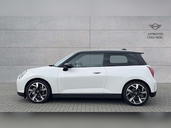 Used MINI Cooper 2024 for sale - 76205232: Photo 3
