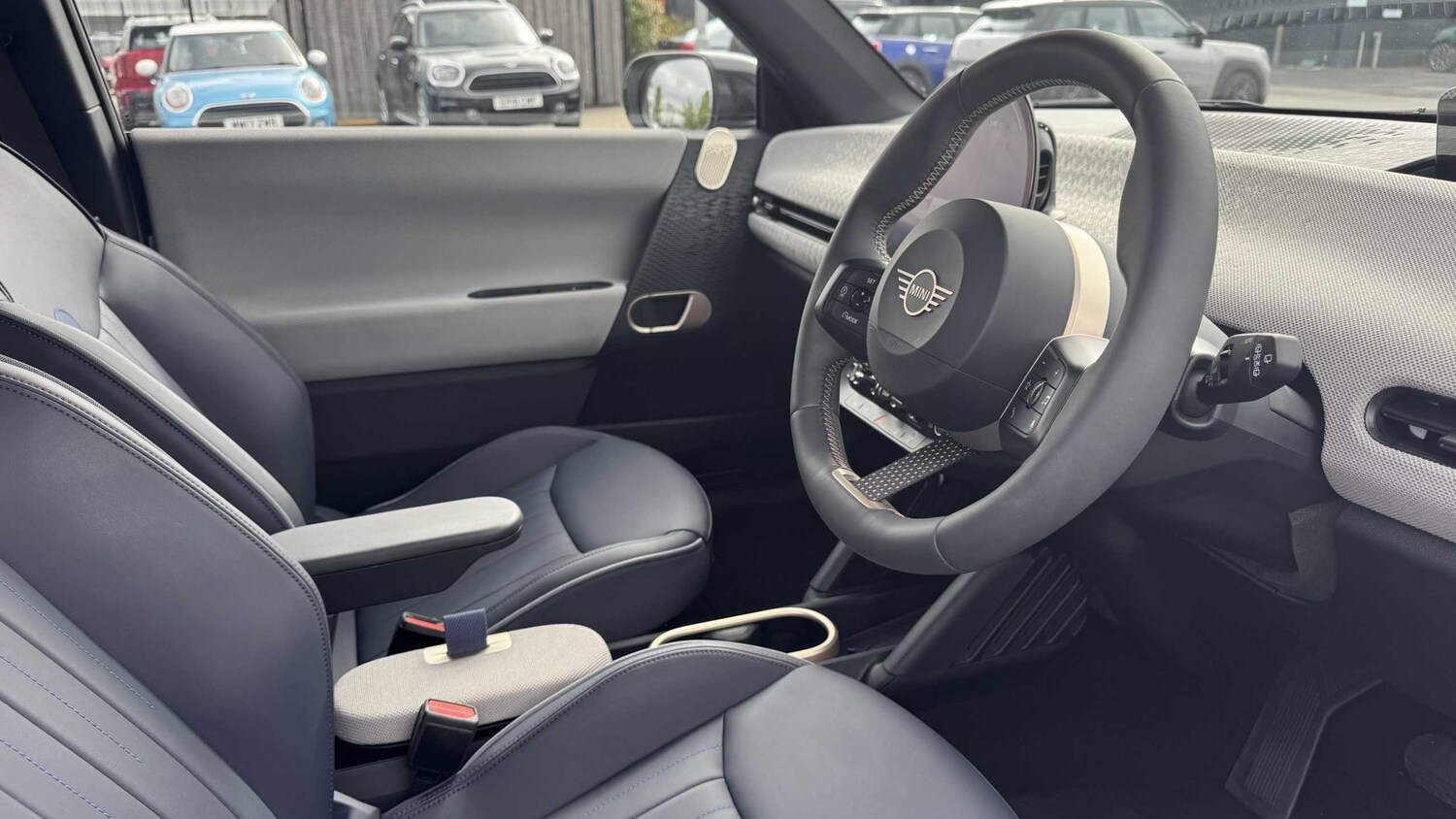 Used MINI Cooper 2024 for sale - 76205232: Photo 6