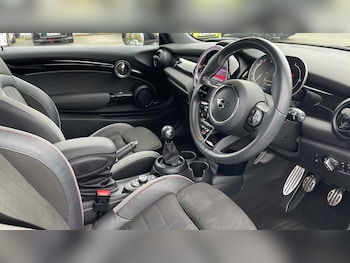 Used MINI Hatch 2022 for sale - 76460253: Photo