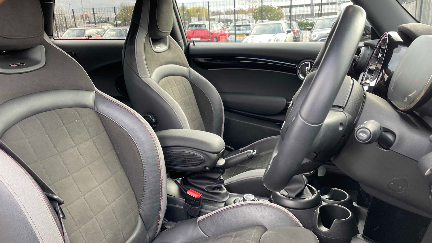 Used MINI Hatch 2022 for sale - 76460253: Photo 9