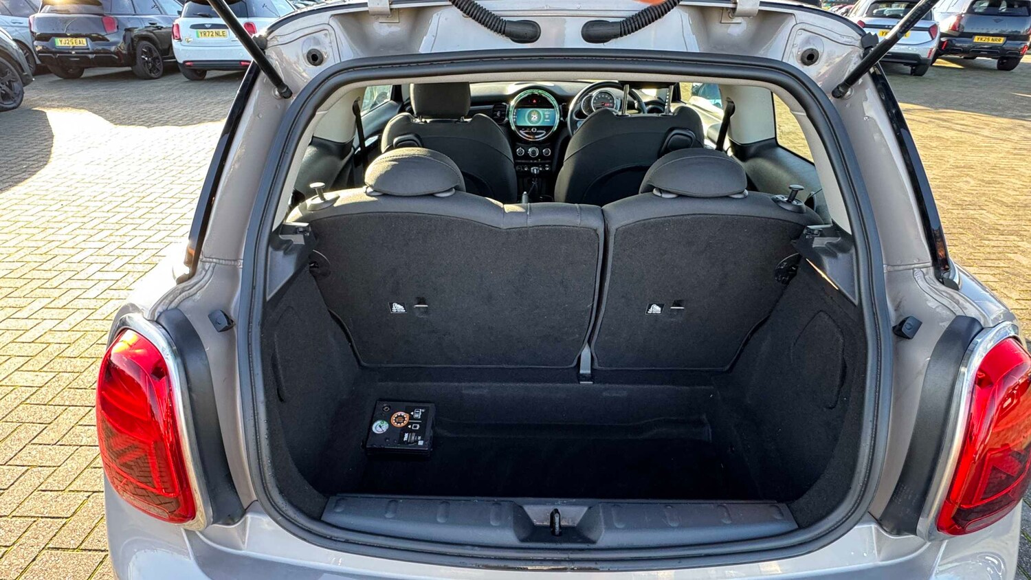 Used MINI Hatch 2022 for sale - 76705200: Photo 11