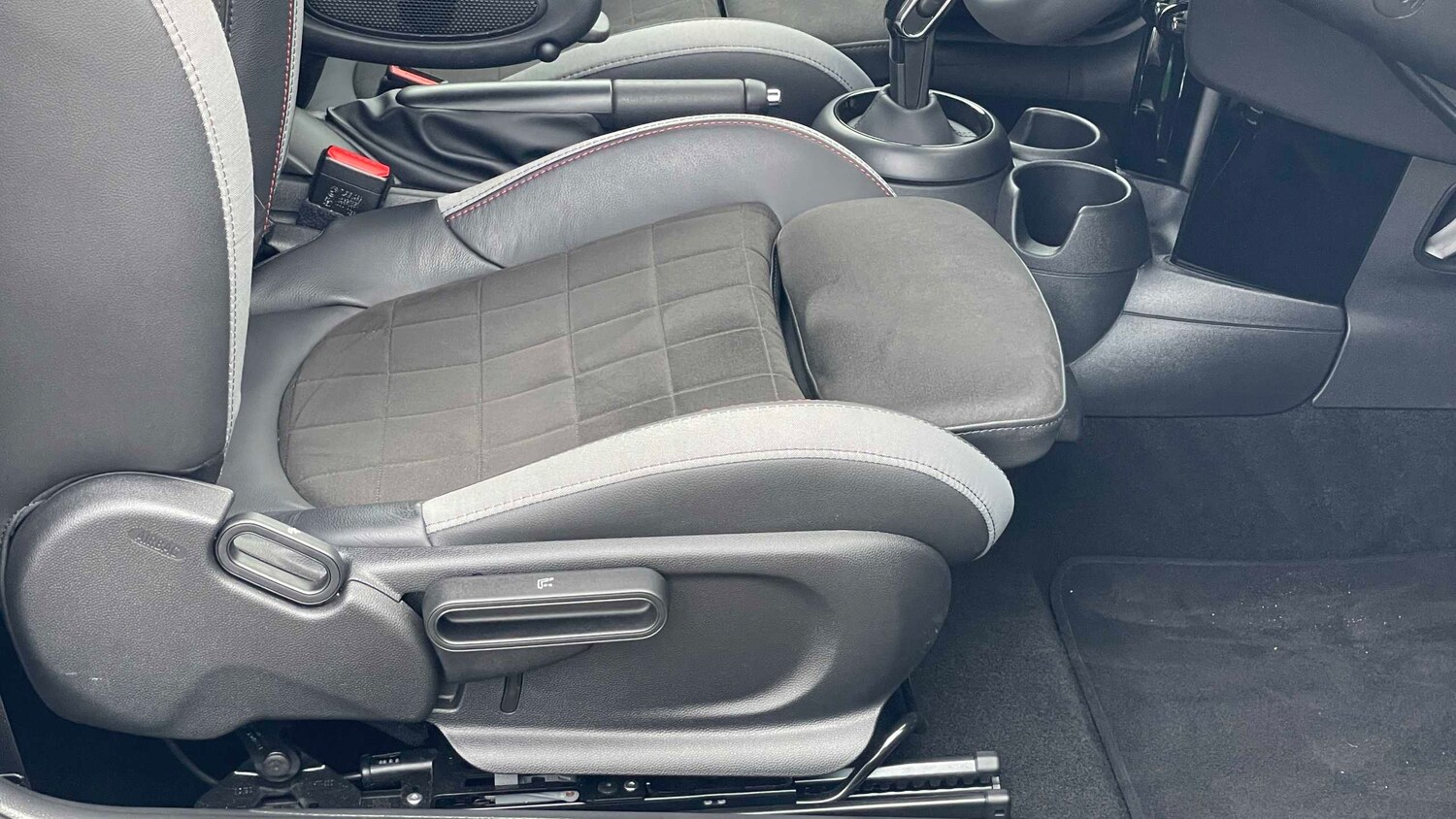 Used MINI Hatch 2023 for sale - 77727032: Photo 21