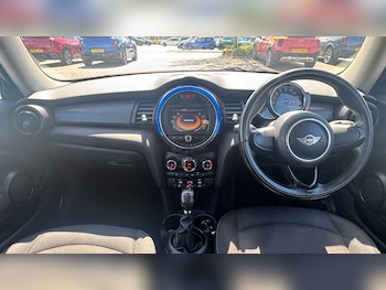 Used MINI Hatch 2018 for sale - 79096137: Photo