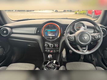 Used MINI Hatch 2019 for sale - 77601300: Photo