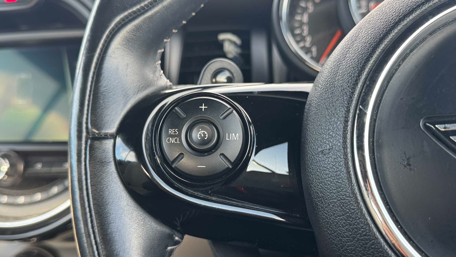 Used MINI Convertible 2018 for sale - 76636719: Photo 17