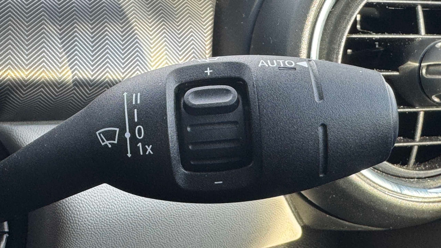 Used MINI Convertible 2018 for sale - 76636719: Photo 20