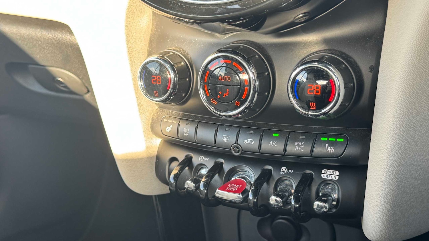 Used MINI Convertible 2018 for sale - 76636719: Photo 28