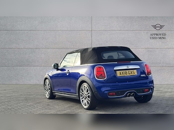 Used MINI Convertible 2018 for sale - 76636719: Photo