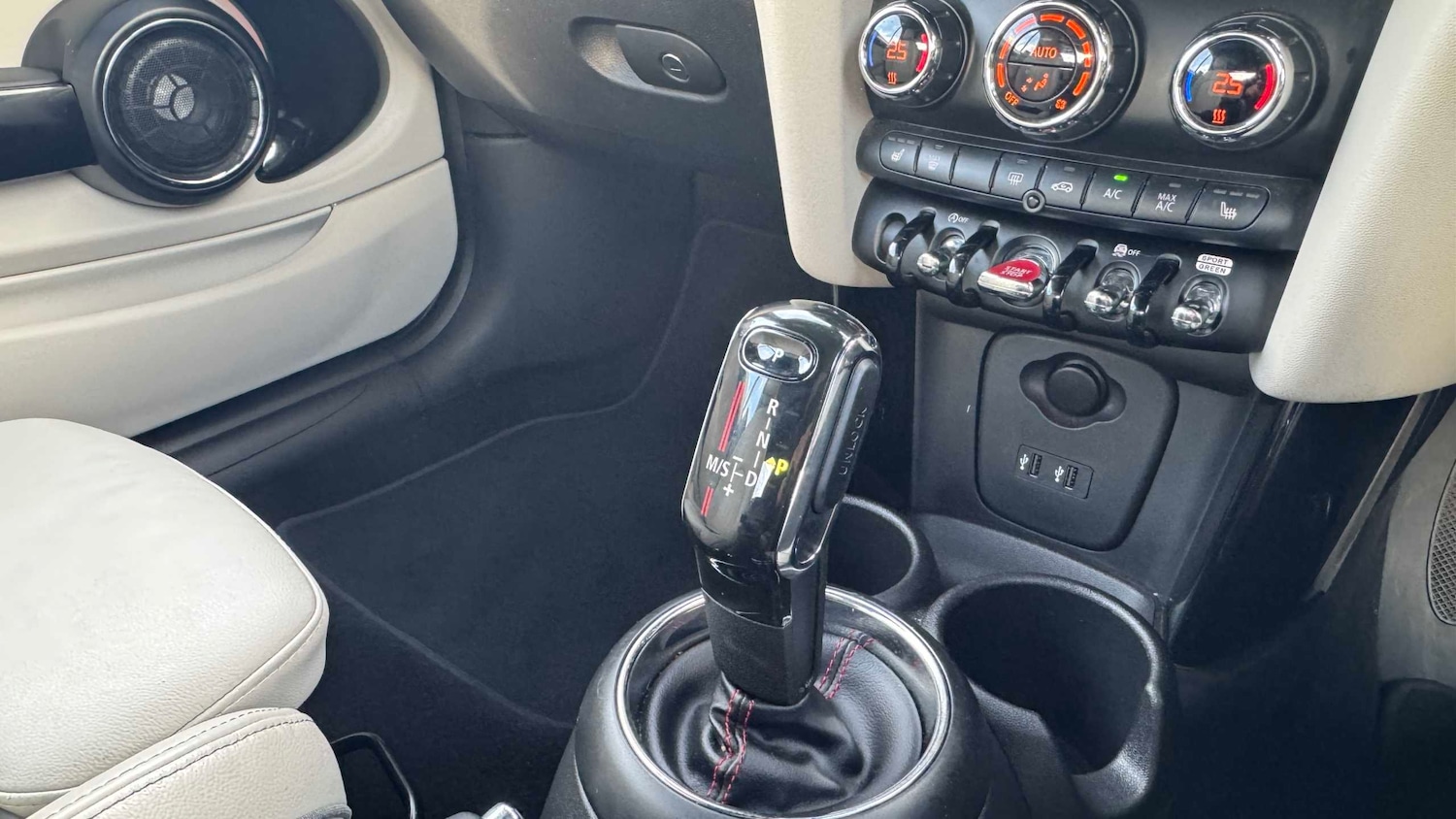 Used MINI Convertible 2018 for sale - 76636719: Photo 9