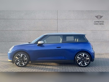 Used MINI Cooper 2024 for sale - 76411385: Photo