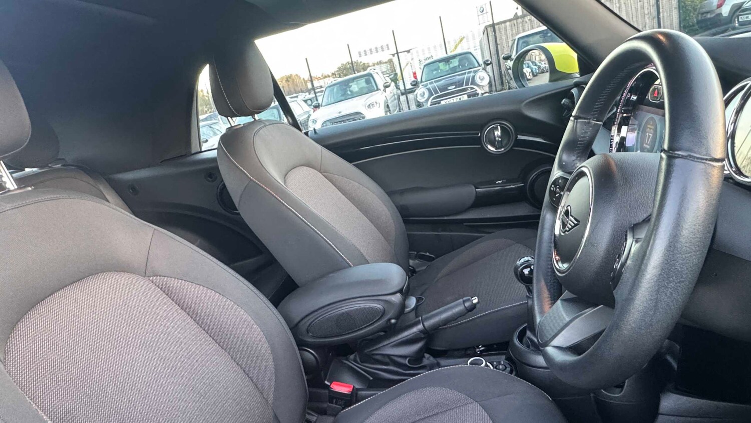 Used MINI Convertible 2022 for sale - 76610563: Photo 11