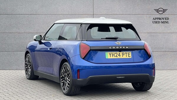 Used MINI Cooper 2024 for sale - 75217617: Photo 2