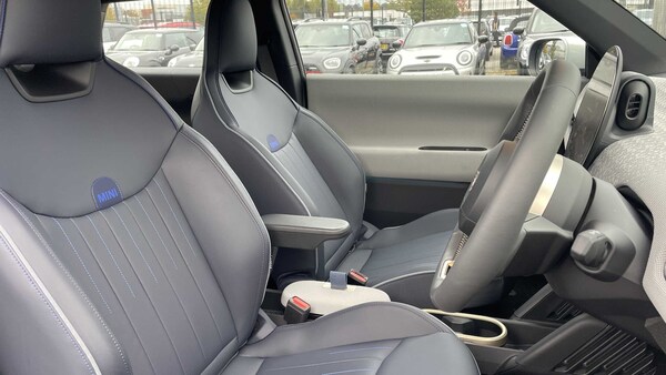 Used MINI Cooper 2024 for sale - 75217617: Photo 9